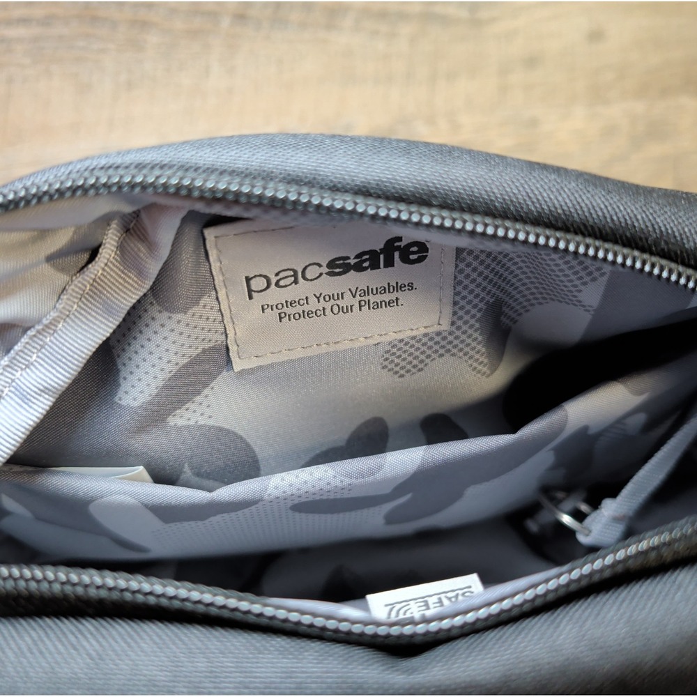 Pacsafe Go Anti-Theft Crossbody Bag with Strap 2.5 Litre Jet Black NWT - Picture 12 of 13
